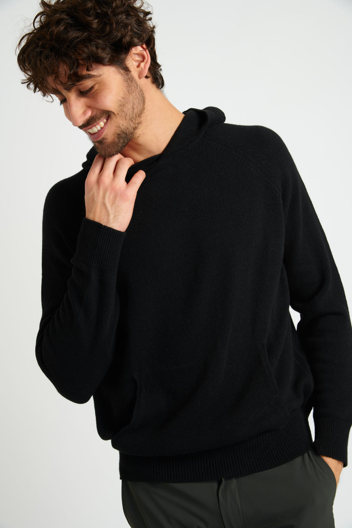 Sweatshirt pull noir à capuche MILOS MORIANI
