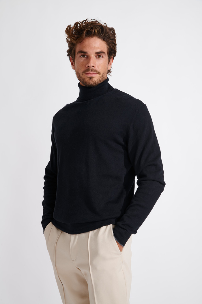 PULL COL ROULÉ NOIR SILVIO MONZA