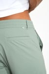 Pantalon stretch vert mousse SERGE LESCADA