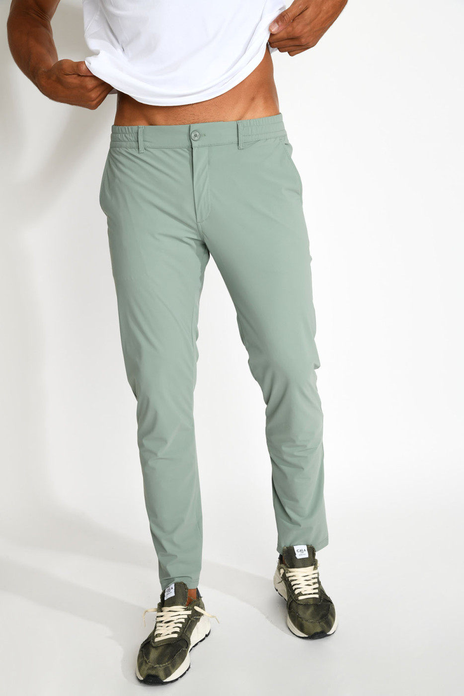Pantalon stretch vert mousse SERGE LESCADA