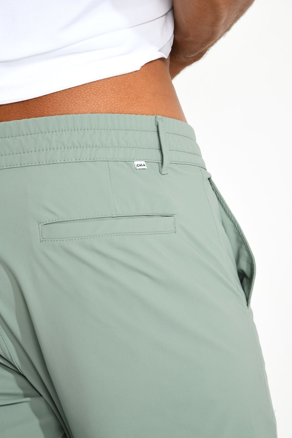 Pantalon stretch vert mousse SERGE LESCADA