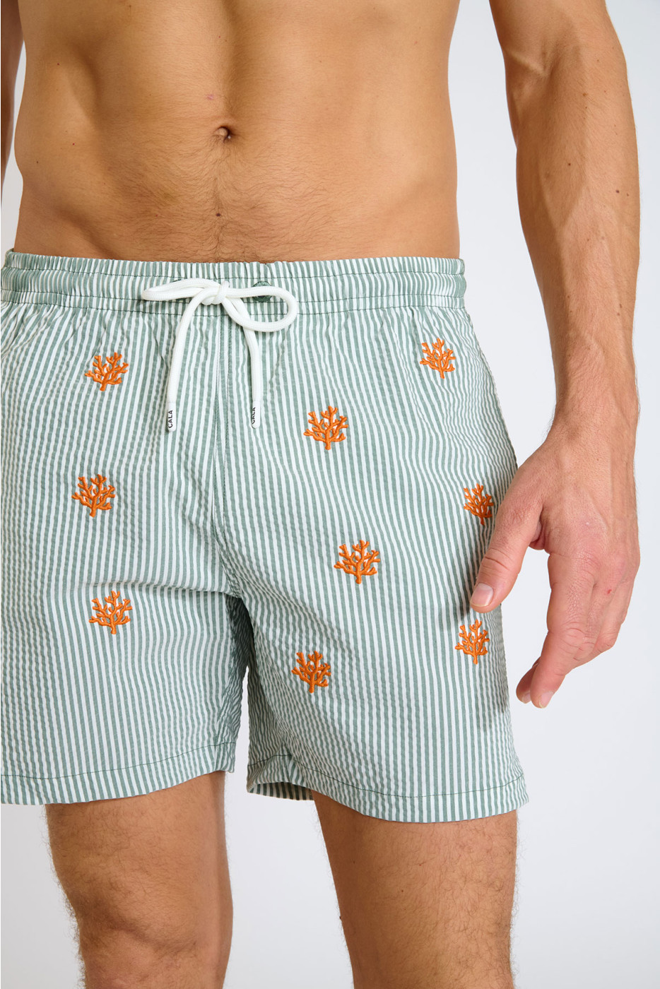 Short de bain à rayures kaki et motif corail EMILIO MINORI - 5