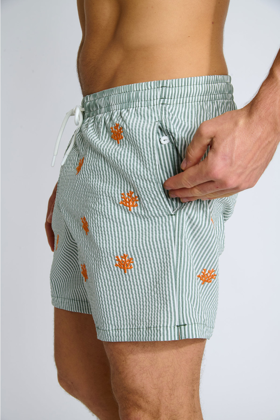 Short de bain à rayures kaki et motif corail EMILIO MINORI - 6