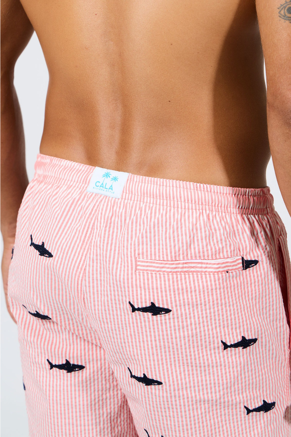 Short de bain à rayures rouge et motif requin EMILIO MINORI - 5